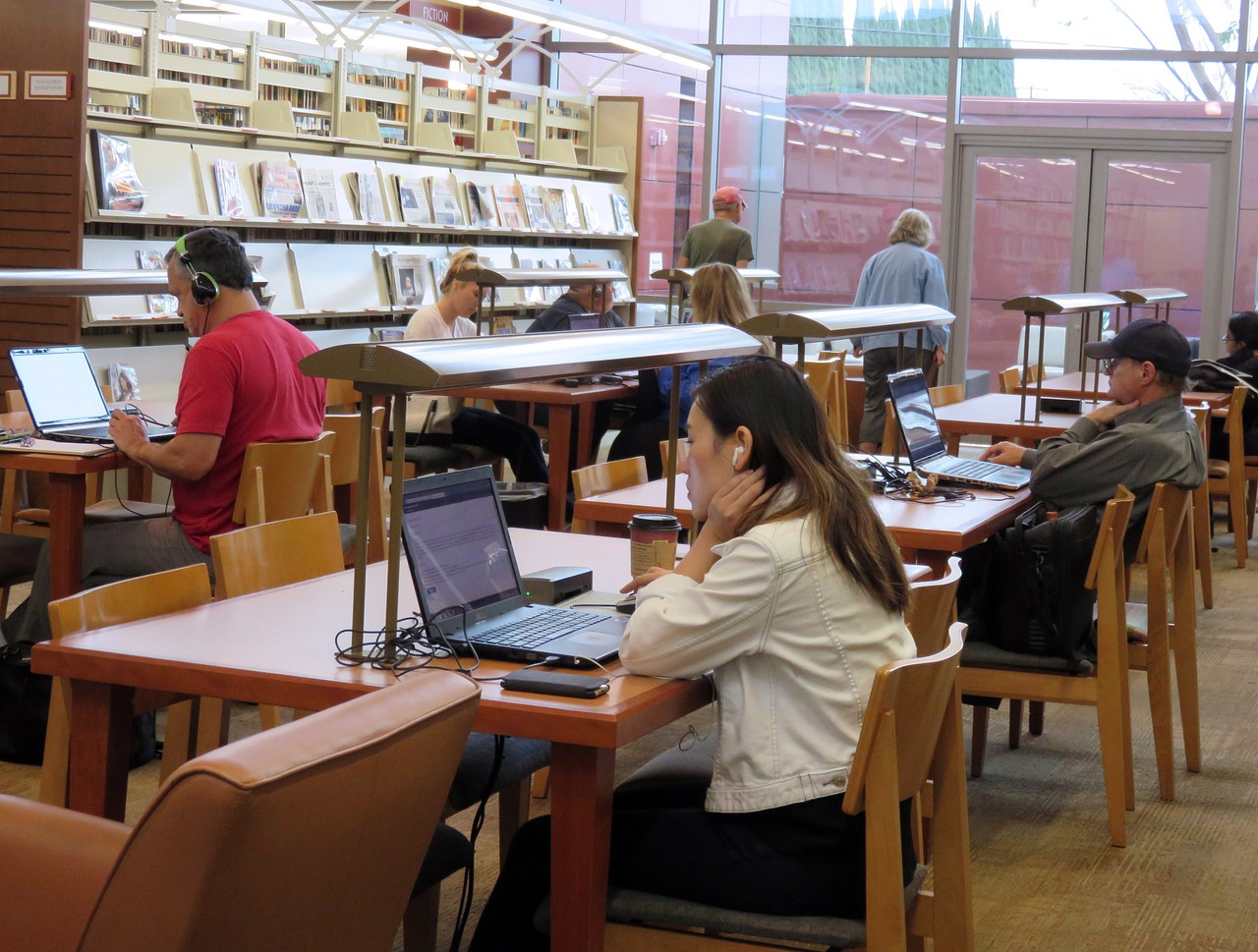 教育的温度，教育局回应让学生签上晚自习申请书