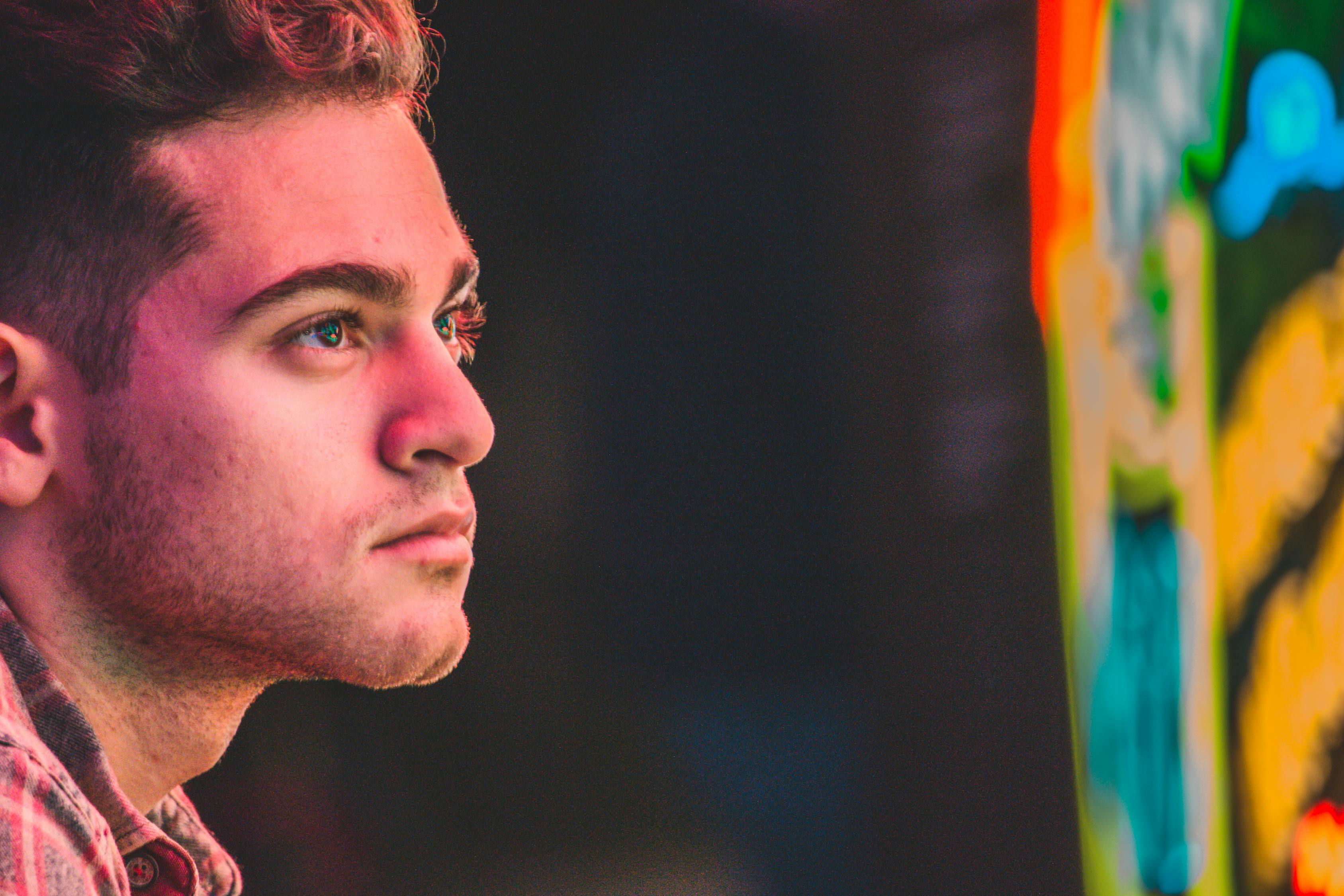 Embracing the Beauty of Life:A Journey Through the English Language